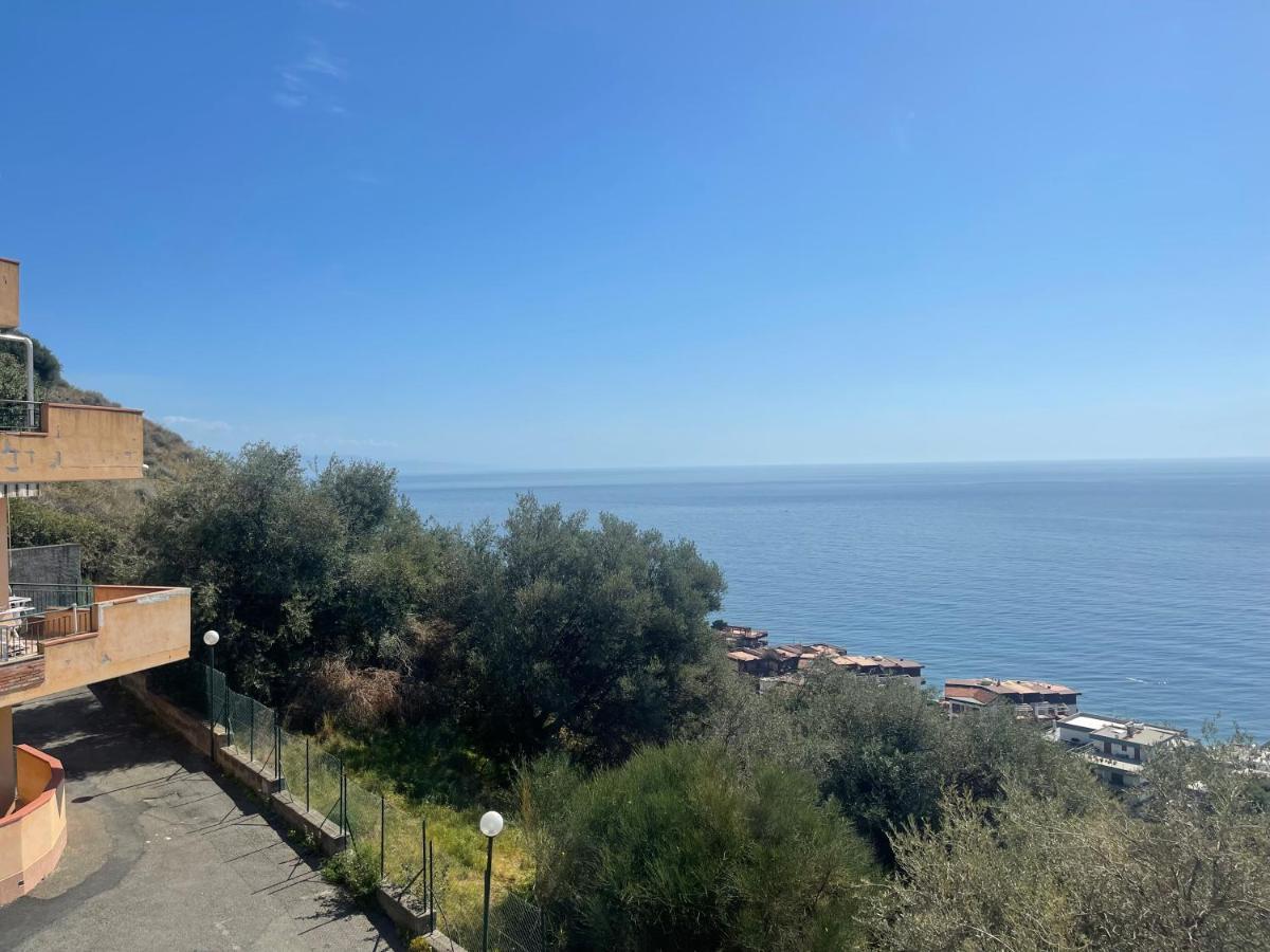 Ferienwohnung Casa Vacanze Cuzari Letojanni Exterior foto