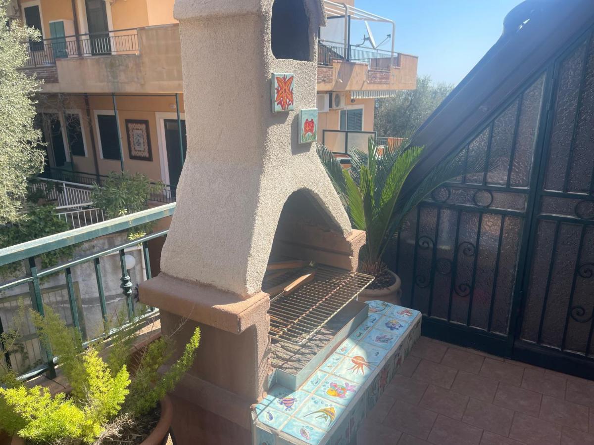 Ferienwohnung Casa Vacanze Cuzari Letojanni Exterior foto
