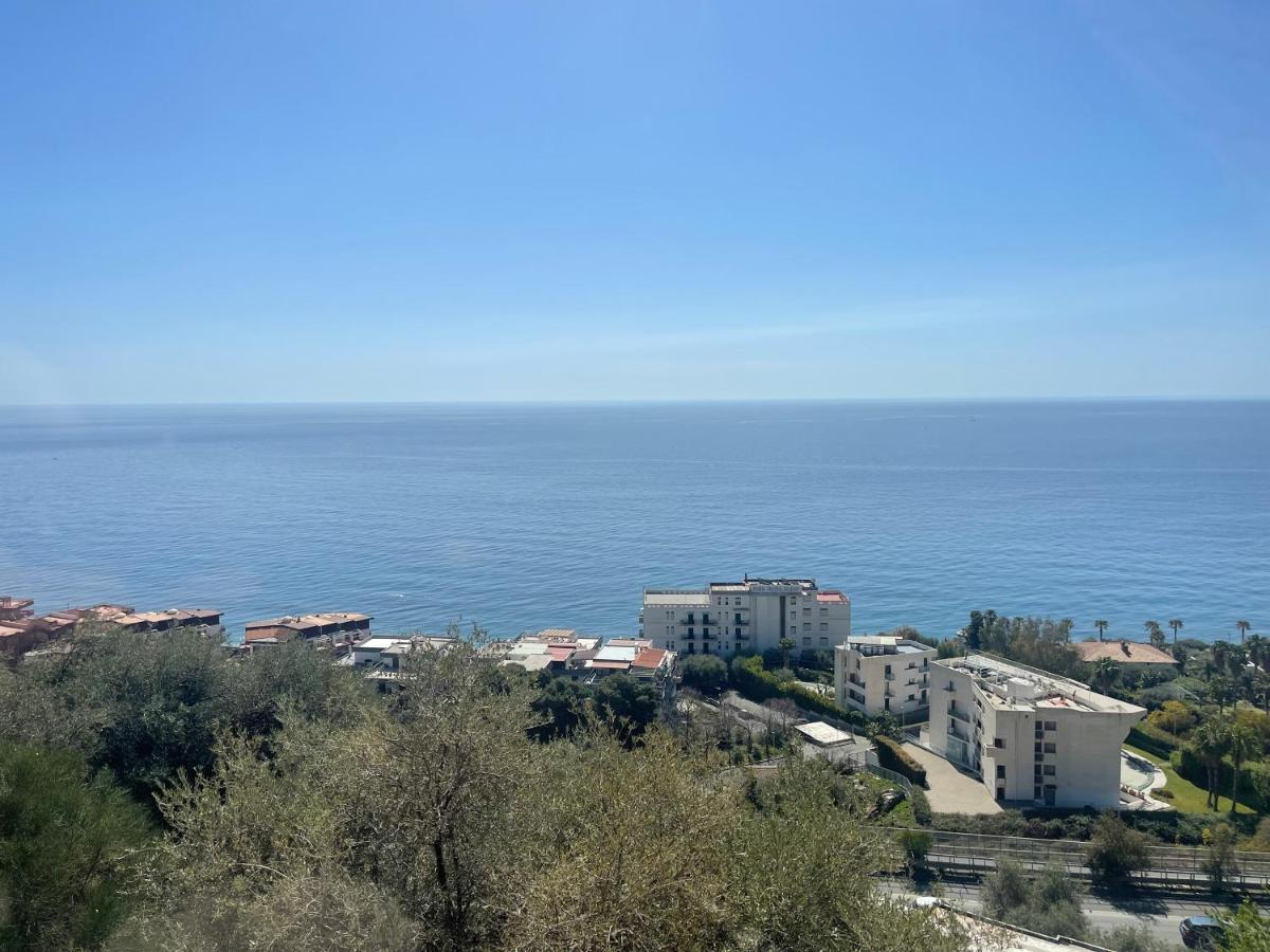 Ferienwohnung Casa Vacanze Cuzari Letojanni Exterior foto