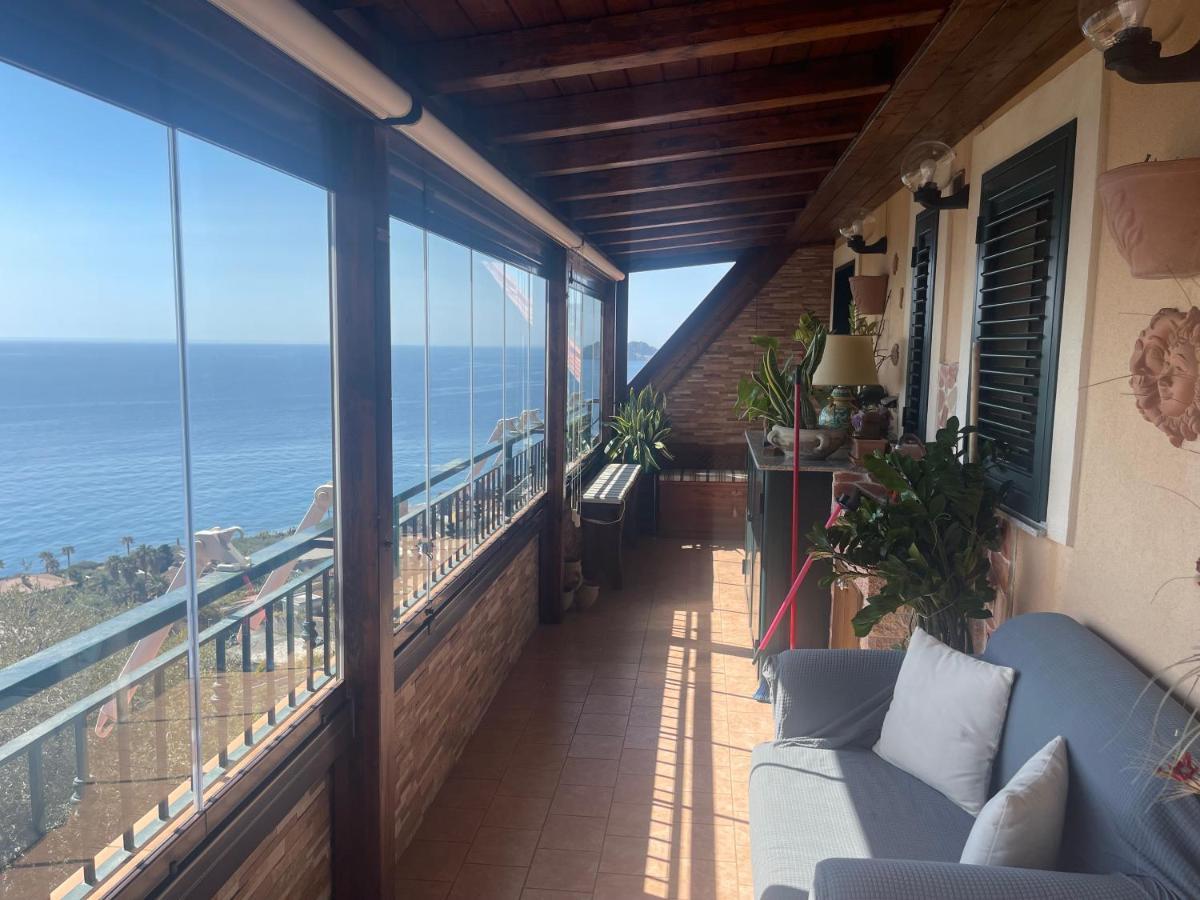 Ferienwohnung Casa Vacanze Cuzari Letojanni Exterior foto